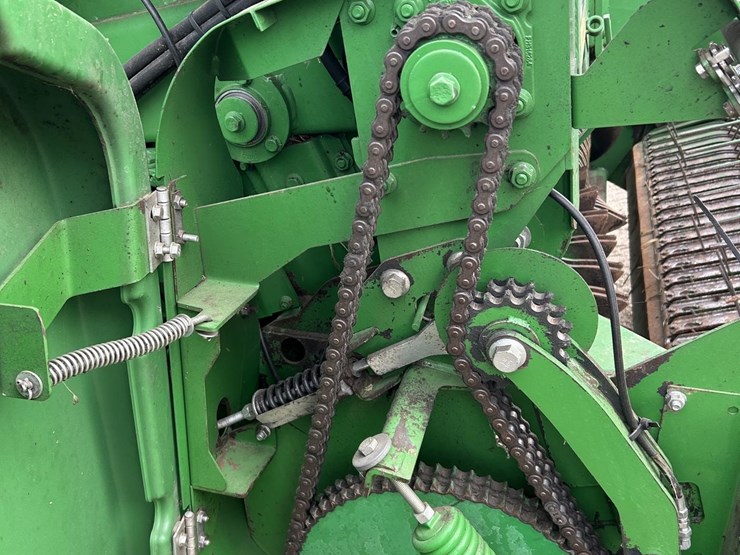 2018-john-deere-560m-image-21