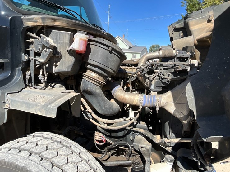 2013-freightliner-sd114-material-crane-image-22