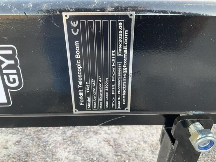 2025-giyi-tb47-telescopic-boom-for-forklift-image-6
