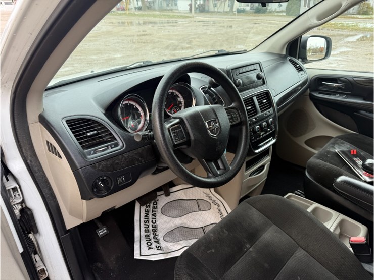 2016-dodge-grand-caravan-image-14