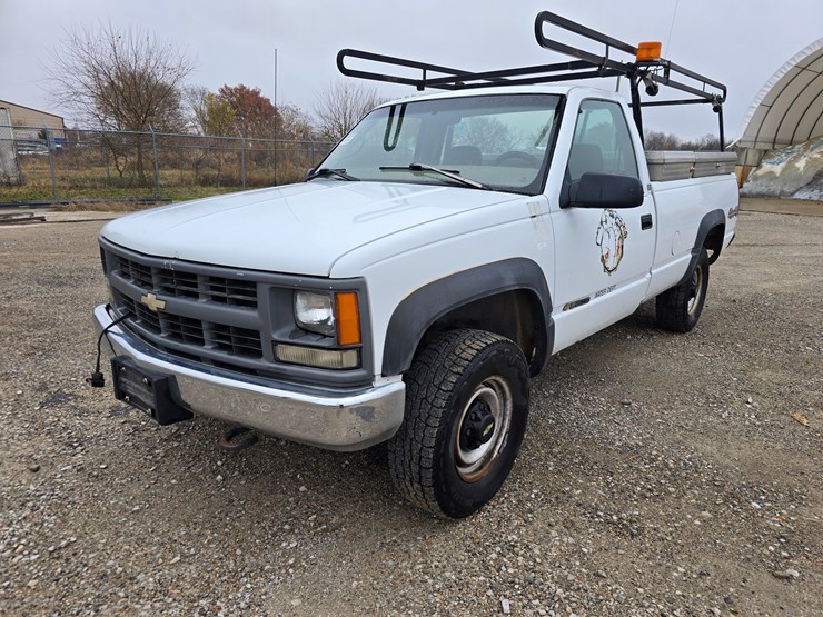 1997-chevrolet-k2500-image-2