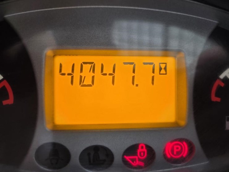 2020-bobcat-t740-image-48