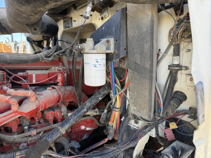 #1955-•-2008-international-eagle-day-cab-truck-tractor-image-13