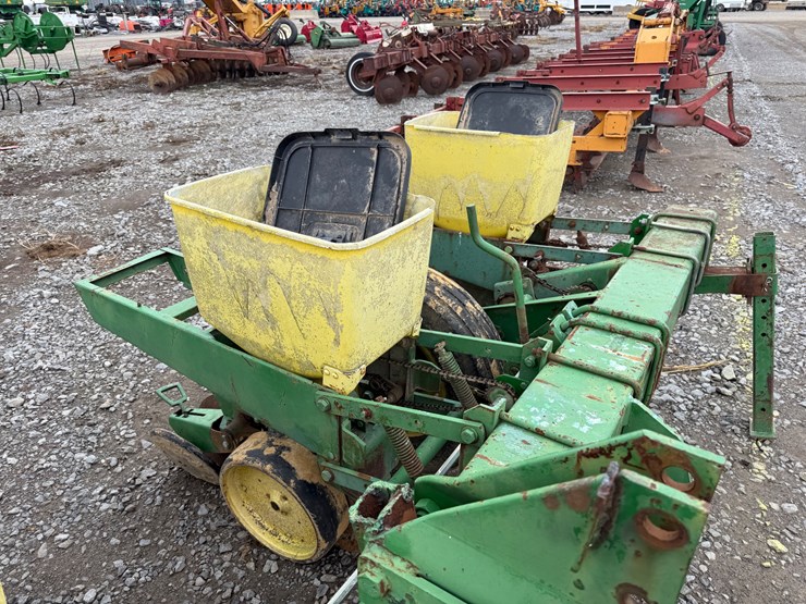 12-john-deere-12-image-18