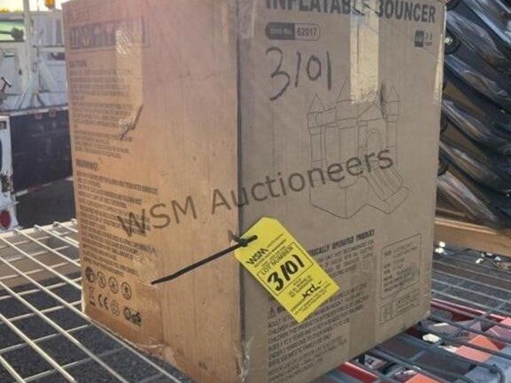 8.5ft-x-6.2ft-x-5.6ft-inflatable-bouncer-image-1