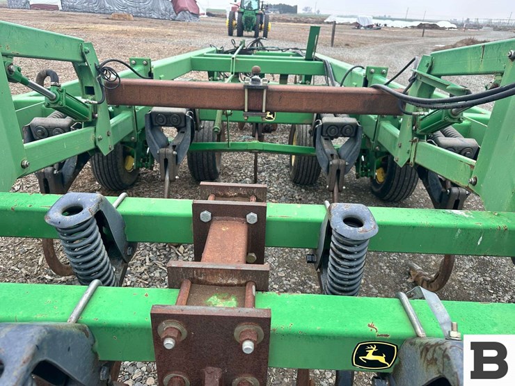 john-deere-2700-image-24