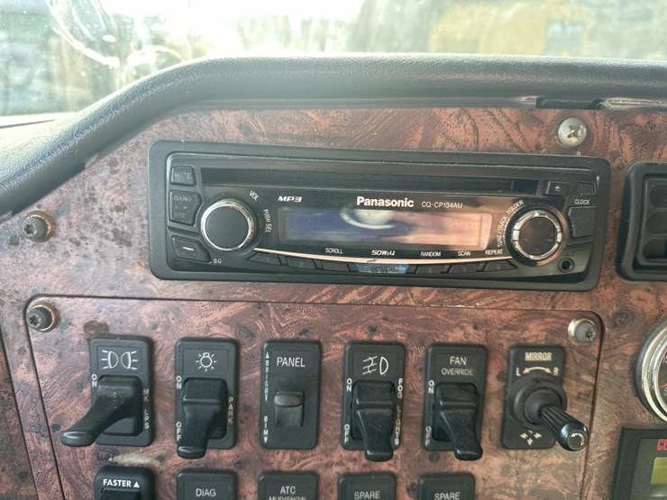 2000-international-9200i-image-30