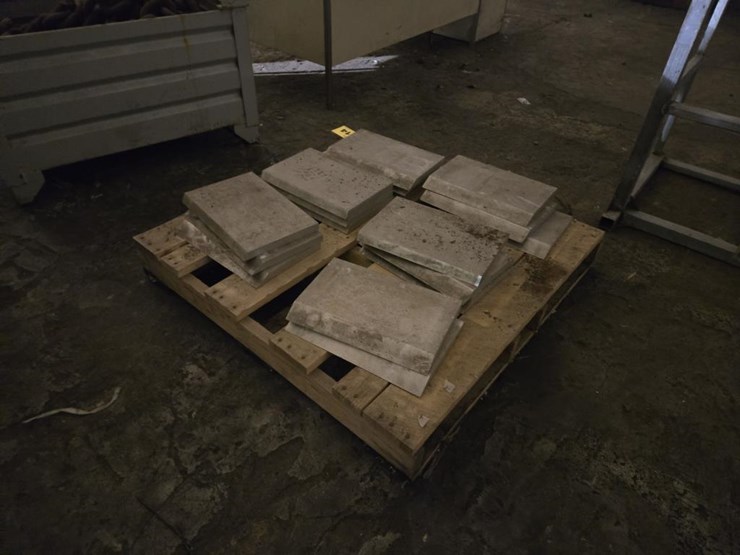 #3414-•-(17)-approx.-15"x10"x1"-concrete-slabs-image-3