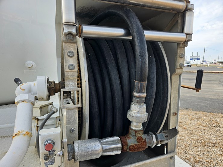 2016-freightliner-s2g-image-80