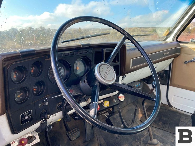 1986-gmc-c7000-truck-image-54