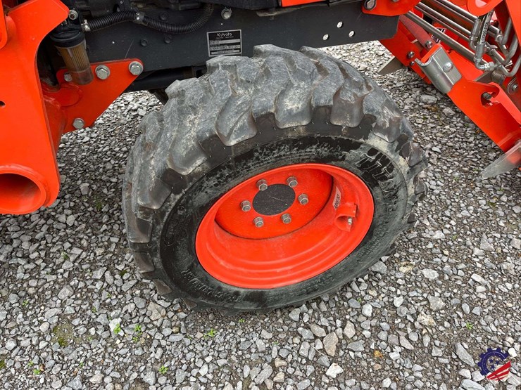 kubota-b2401d-farm-tractor-image-8