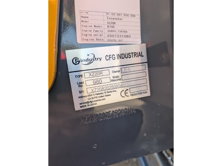 cfg-xz20r-mini-excavator-w/-mechanical-thumb-image-9