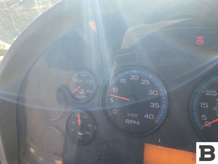 2011-international-durastar-4300-image-79