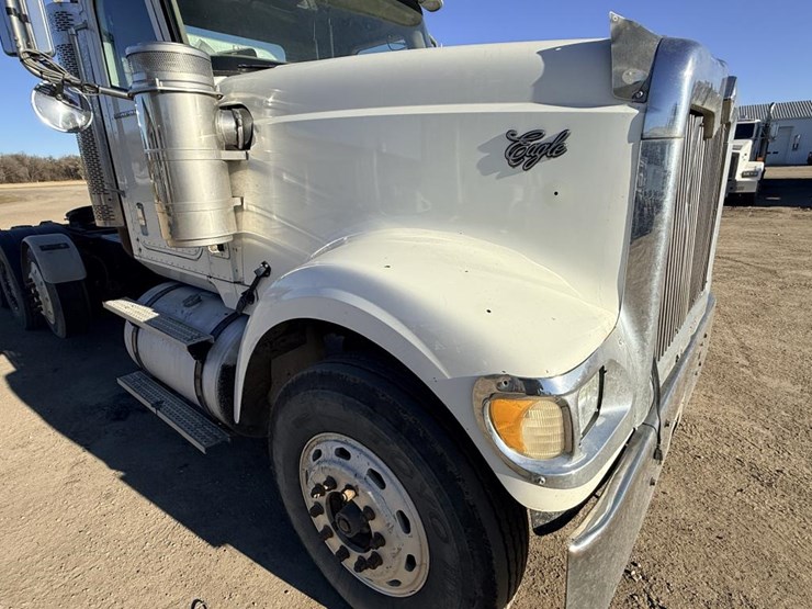 #1972-•-2008-international-eagle-day-cab-truck-tractor-image-26