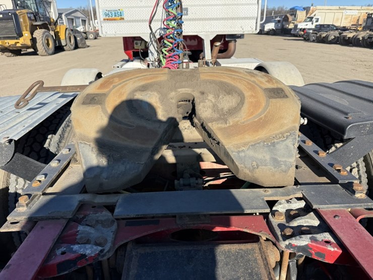 #1952-•-2008-international-eagle-day-cab-truck-tractor-image-34