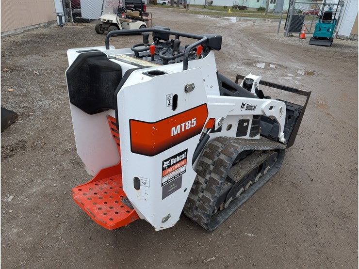 2017-bobcat-mt85-image-7