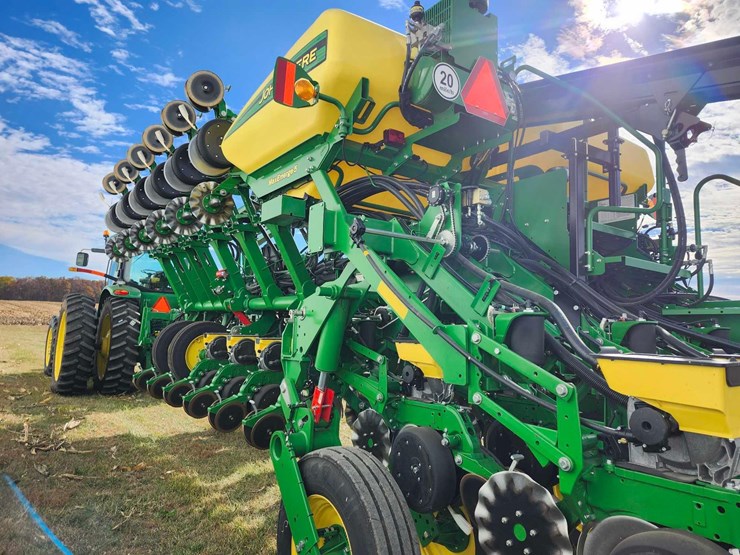 2021-john-deere-1795-image-15