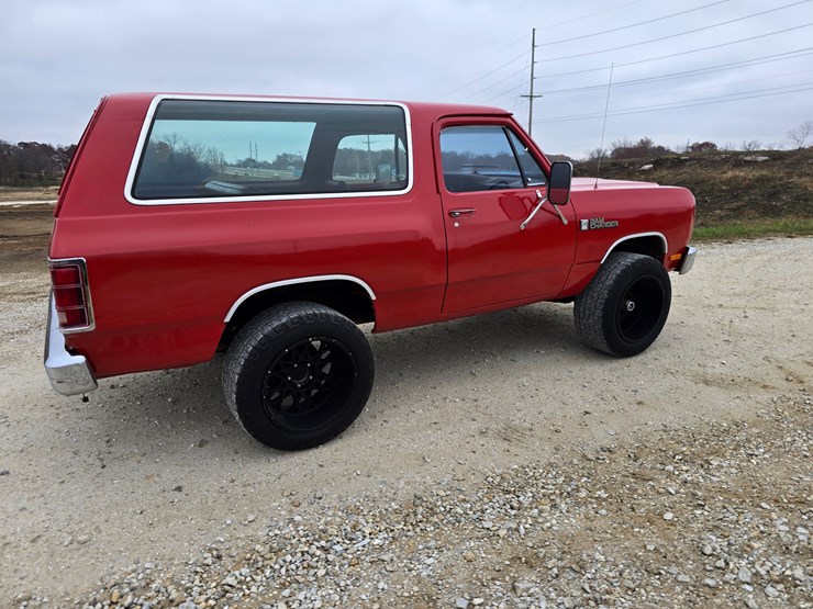 1986-dodge-ram-charger-image-25
