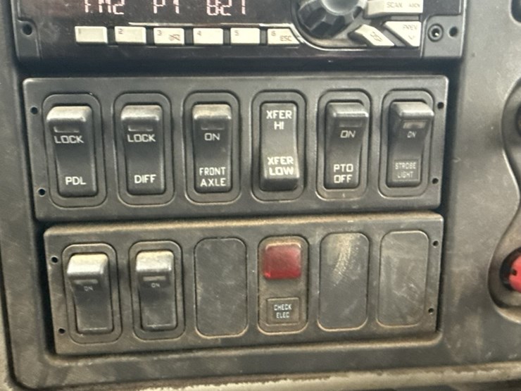 2002-international-7400-image-72