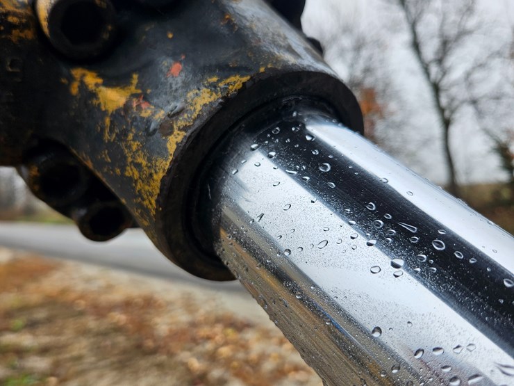 deere-200d-lc-image-94