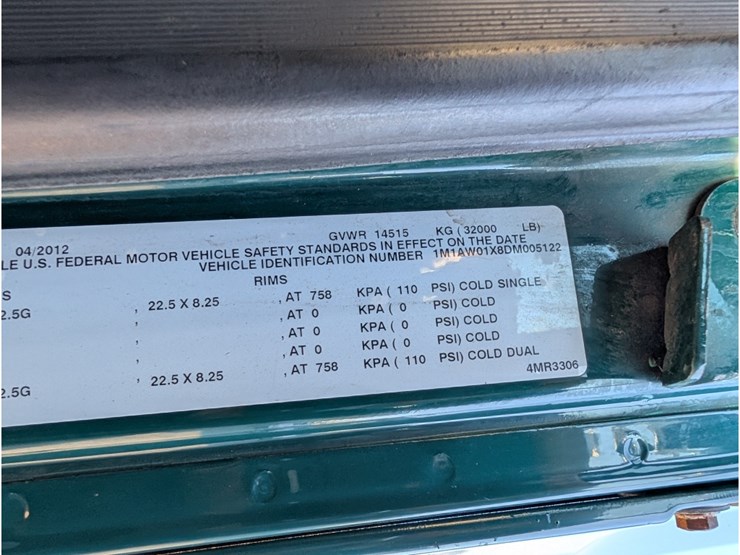 2013-mack-cxu612-day-cab-image-27