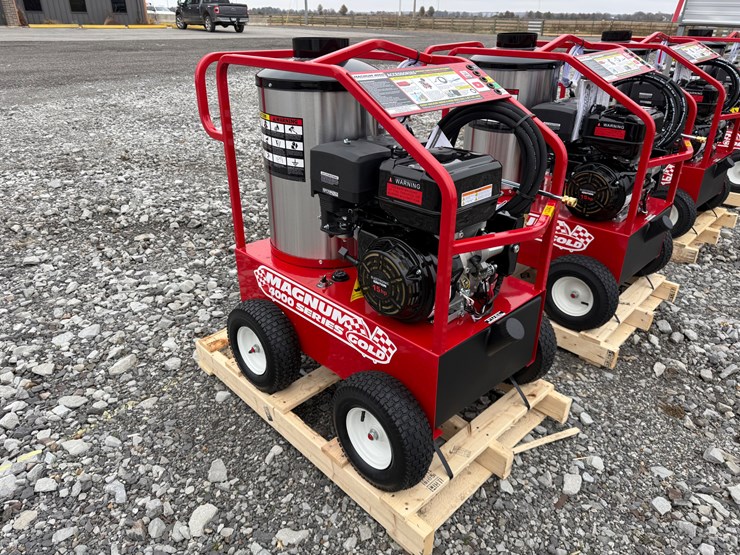 #4-•-unused-magnum-4000-series-hot-water-pressure-washer-inv#33543-image-2