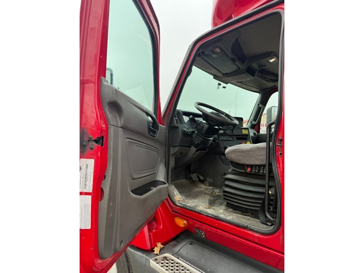 2019-international-lt-image-17