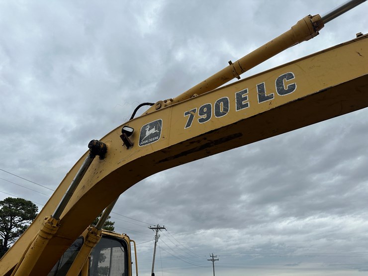 deere-790e-lc-image-41