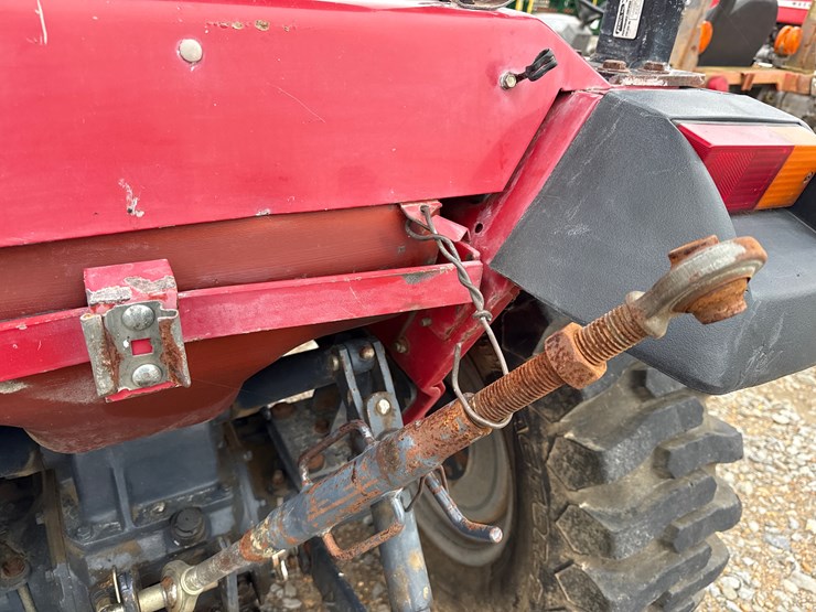 mahindra-2810-image-11