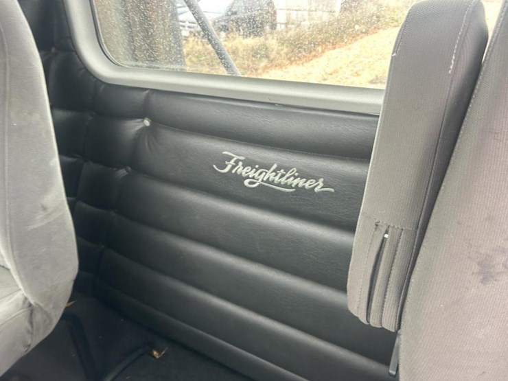 #1675-•-2016-freightliner-harrison-glider-kit-day-cab-truc-image-78