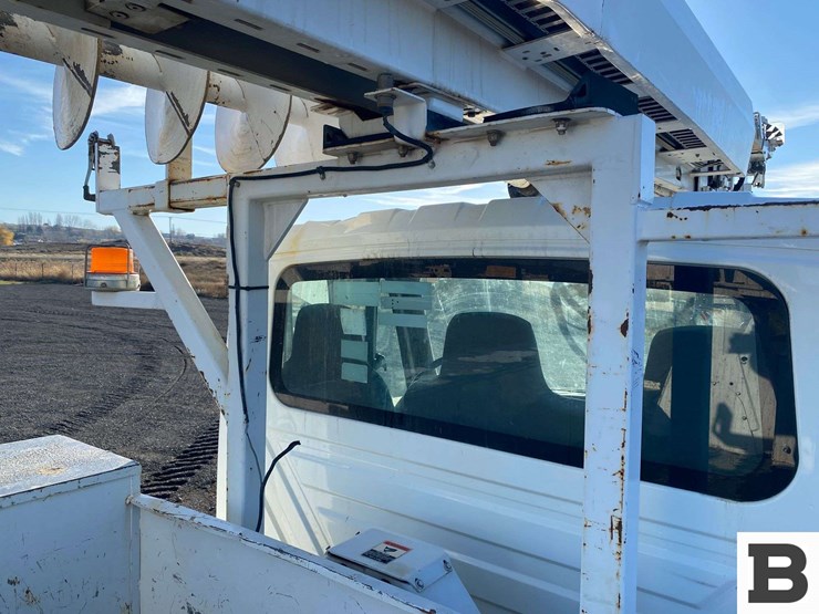 2011-international-durastar-4300-image-43