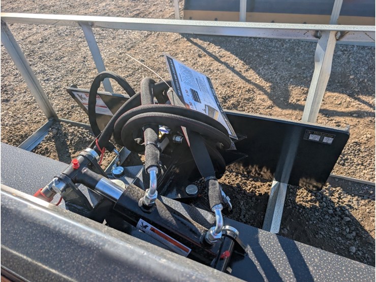 wolverine-skid-steer-6-way-dozer-blade-84"-image-3