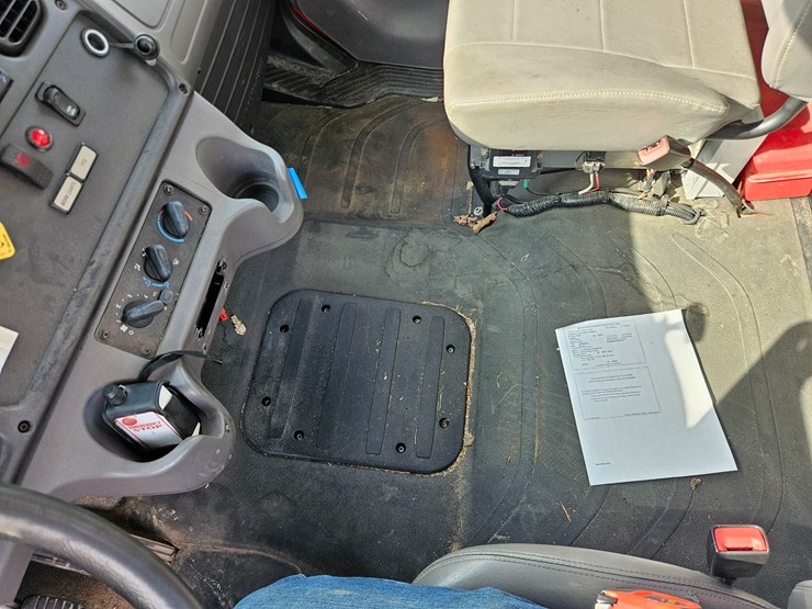 2016-freightliner-s2g-image-51