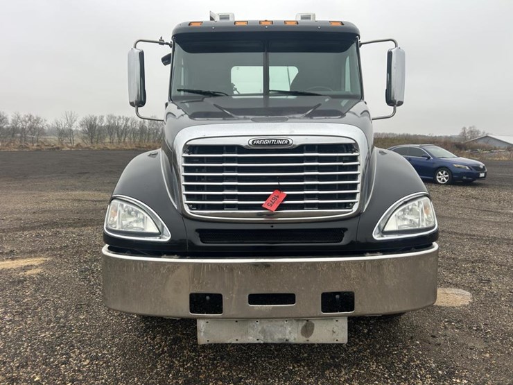 #1675-•-2016-freightliner-harrison-glider-kit-day-cab-truc-image-8