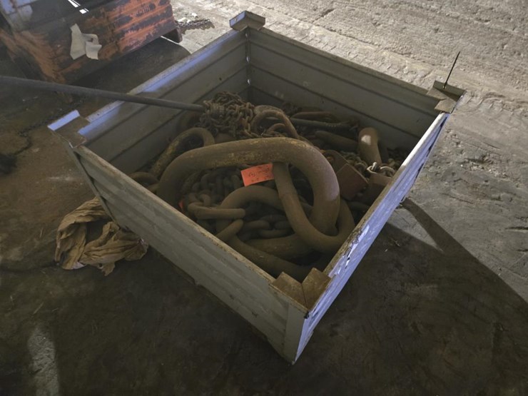#3407-•-steel-crate-w/-misc.-heavy-duty-chains-image-2