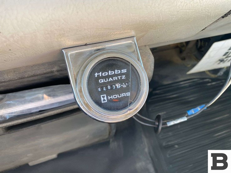 2002-freightliner-fl70-image-49