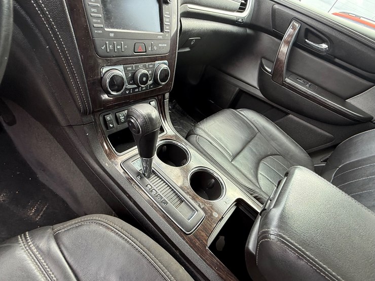 2015-chevrolet-traverse-image-26