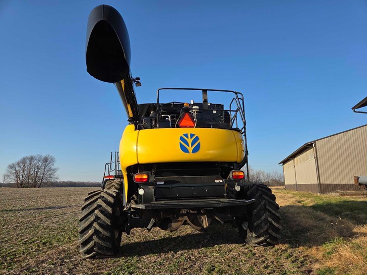 2010-new-holland-cr9065-image-29