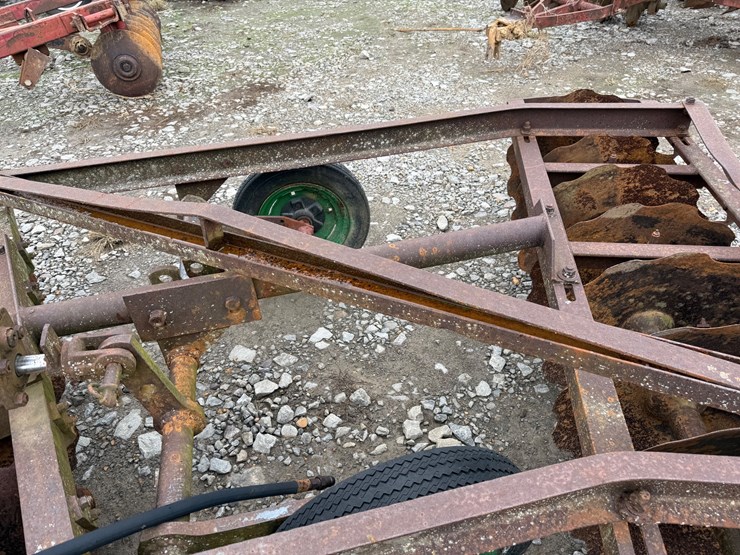 john-deere-7-image-13