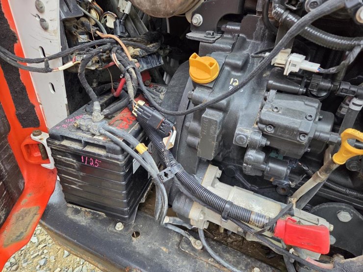 2020-bobcat-t740-image-27