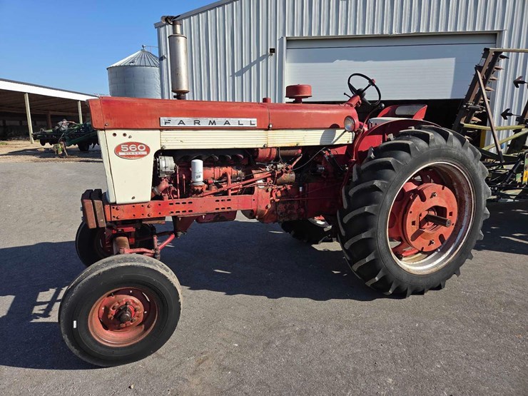 case-ih-560-image-1