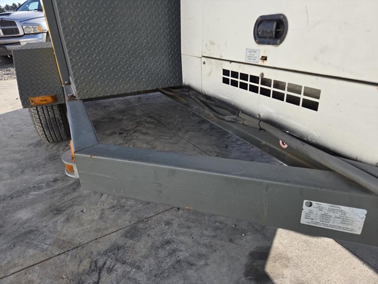 2012-wacker-neuson-e3000-image-11