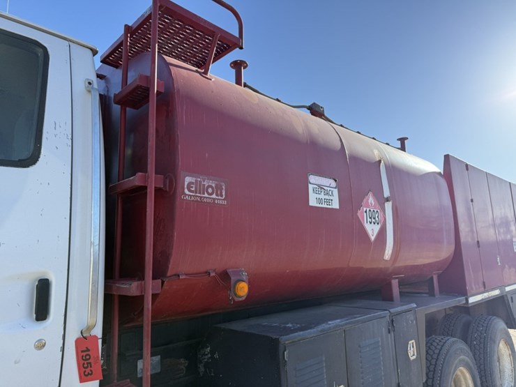 #1953-•-1998-ford-fuel-truck-image-30