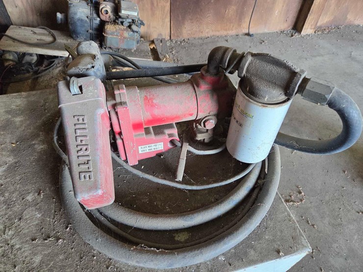 transfer-fuel-tank-w/-12-volt-pump-image-3