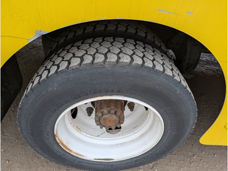 2017-freightliner-mt55-image-5