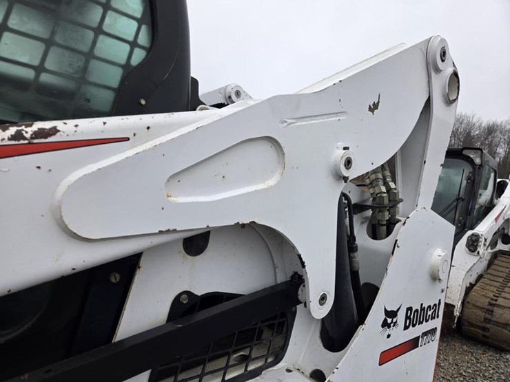 2013-bobcat-t770-image-18