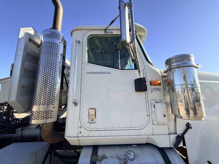 #1965-•-2008-international-eagle-day-cab-truck-tractor-image-25