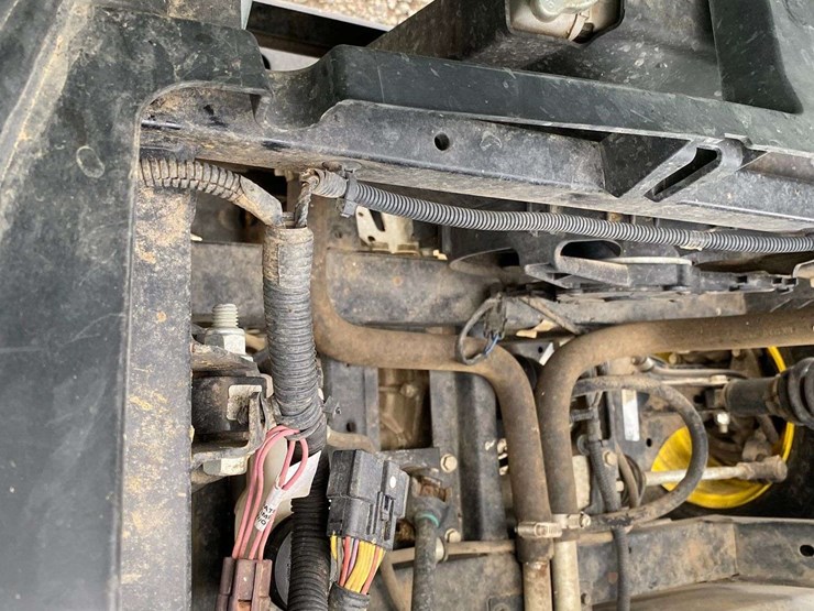 john-deere-835e-image-38