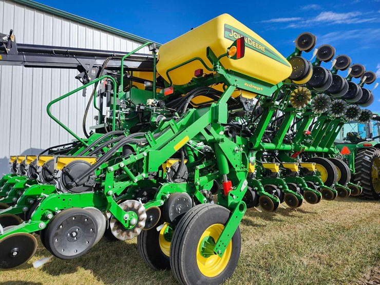 2021-john-deere-1795-image-10