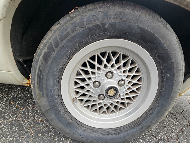 #21242-•-1990-jaguar-xjs-passenger-car-image-45